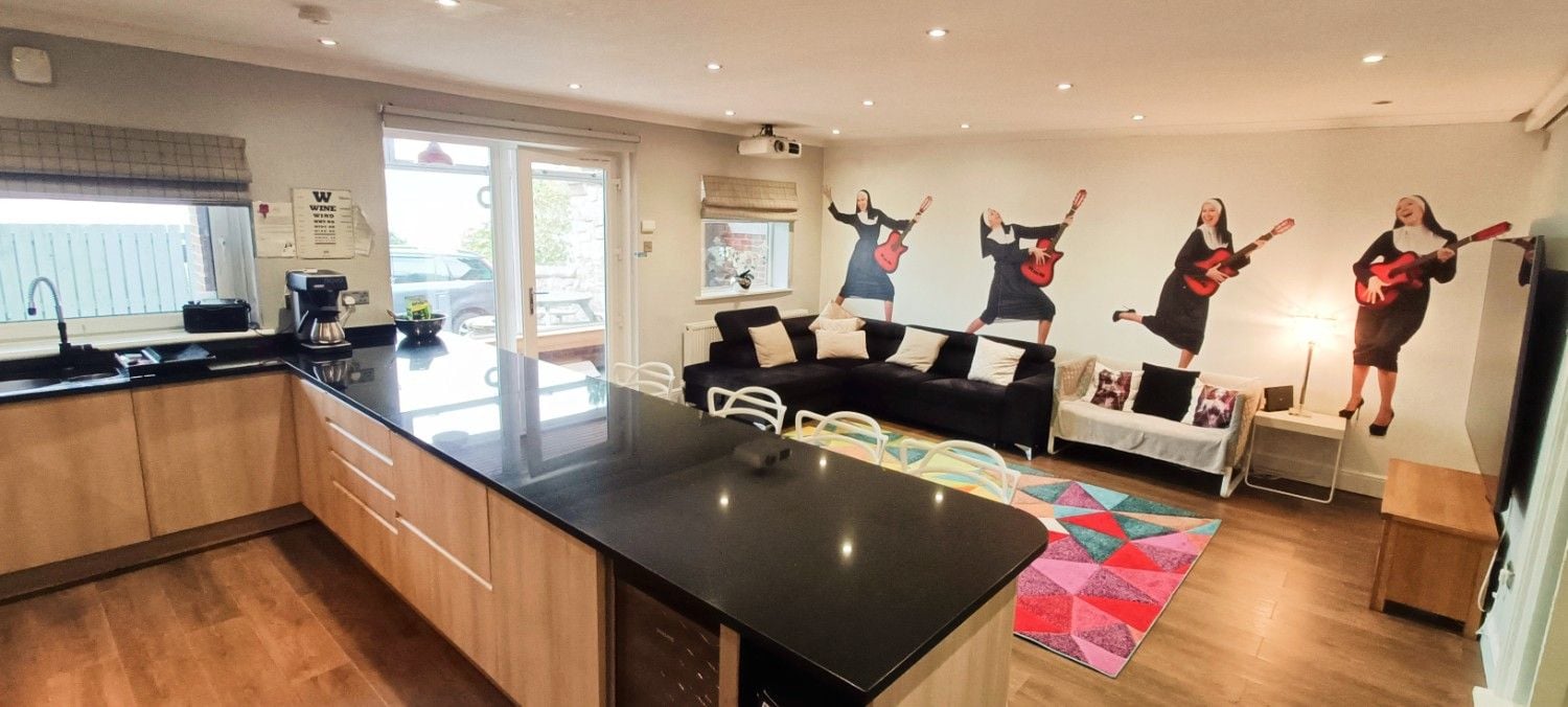 Large group accommodation with hot tub